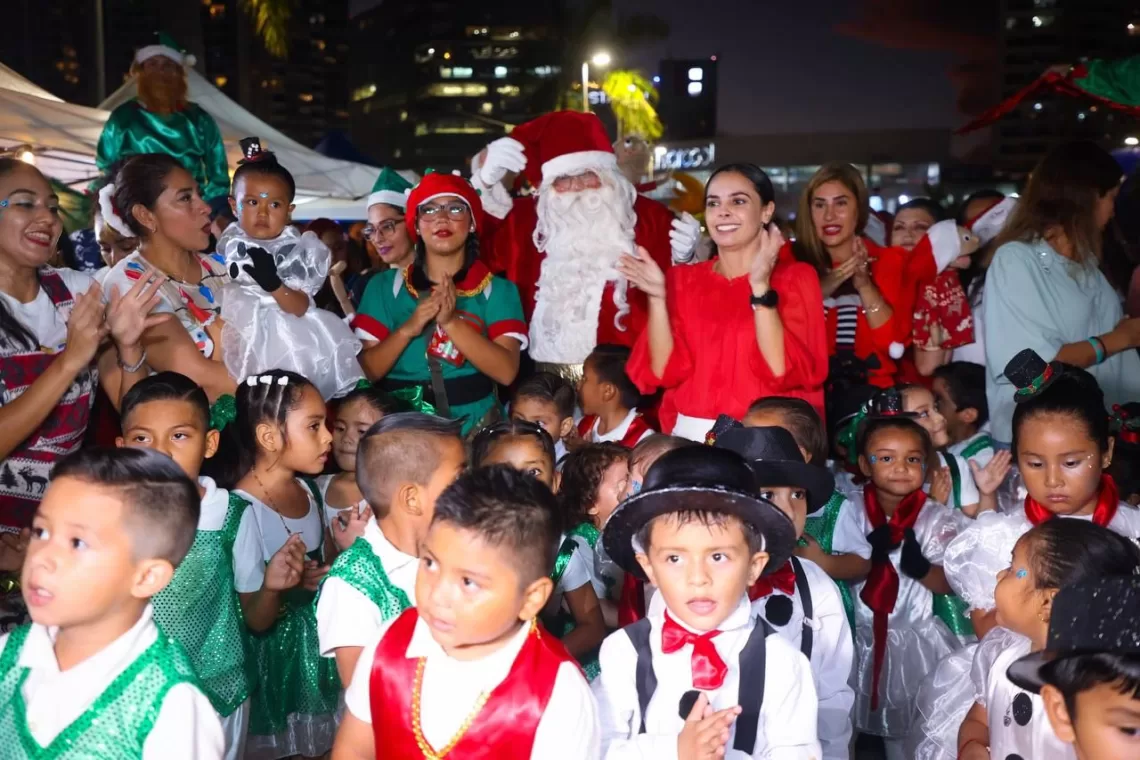 Empresarios de Cancún patrocinarán alumbrado navideño en 19 glorietas de la ciudad