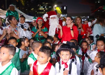 Empresarios de Cancún patrocinarán alumbrado navideño en 19 glorietas de la ciudad