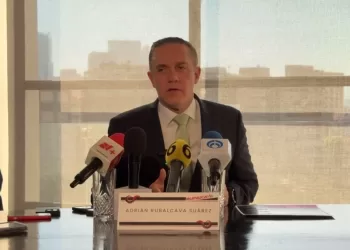 Se cae a pedazos el Frente Opositor en CDMX; Adrián Rubalcava renuncia y critica decisiones