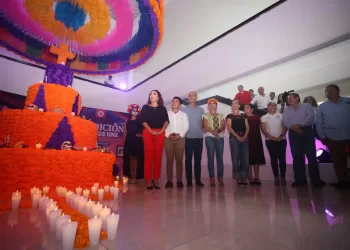 Instalan altar de ex alcaldes de Cancún en el Palacio Municipal
