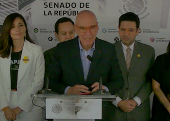 Explota Dante Delgado por críticas a la postulación de Roberto Palazuelos