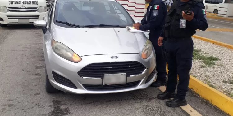 Un detenido y un auto recuperado en un retén de Chetumal