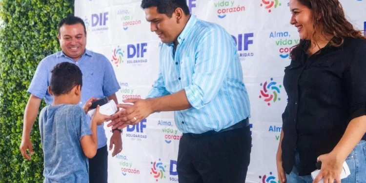 Gobierno de Solidaridad mejora calidad de vida de personas con pérdida auditiva