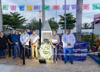 Recuerdan a personal que ha fallecido con un monumento de honor