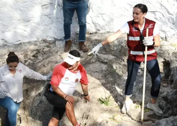 Retiran de cenotes urbanos de Cancún más de 7 toneladas de residuos