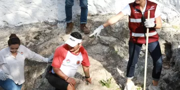 Retiran de cenotes urbanos de Cancún más de 7 toneladas de residuos