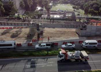 Urge reordenamiento vial en Cancún ante incremento del aforo vehicular