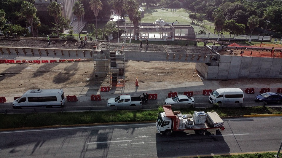 Urge reordenamiento vial en Cancún ante incremento del aforo vehicular
