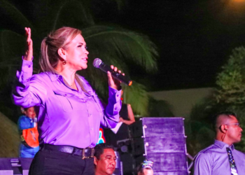 Lili Campos invita a recibir el 2024 en el Portal Maya