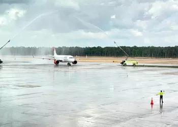 Viva Aerobus inaugura aeropuerto de Tulum con rutas a Monterrey la Ciudad de México