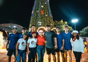 Se enciende la navidad en Puerto Aventuras