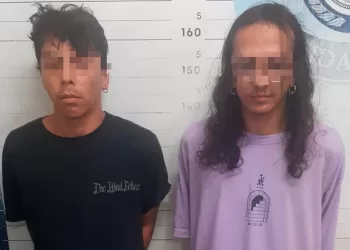 Detenidos dos individuos al pintar la barda de un hospital en Playa del Carmen