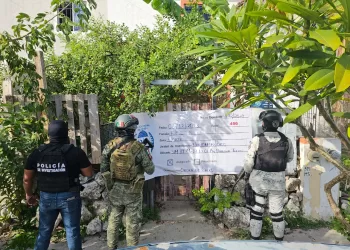 Detienen a tres personas tras cateos en Puerto Morelos y Cancún
