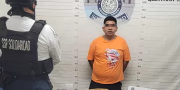 Recorridos policiacos en Playa del Carmen concluyen con drogas y tres personas aseguradas