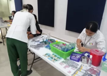 Comparten en escuelas estrategias de salud para abatir la obesidad
