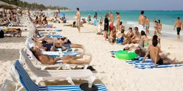 Más de 700 mil turistas visitarán destinos de Quintana Roo a fin de año 