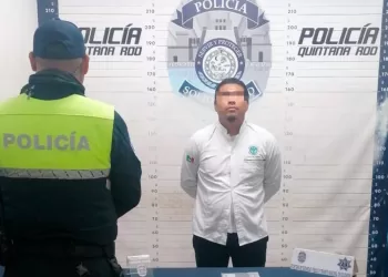 Detectan a taxista de Playa del Carmen con licencia de manejo falsa