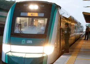 Sorprende a usuarios suspensión temporal de operaciones del tren Maya