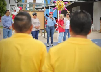 Convive Lili Campos con internos del Centro de Retención Municipal