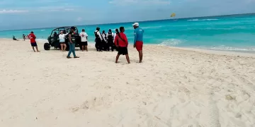 Encuentran en playa de Cancún el cuerpo de turista desaparecido en el mar