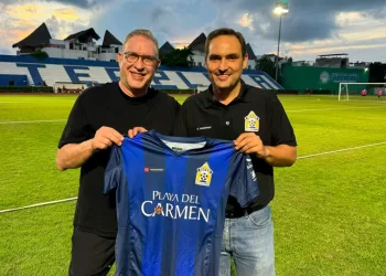 Francisco Javier González comparte experiencias con el Inter Playa