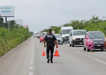 Exhortan a conductores tomar precauciones al circular en carreteras de Quintana Roo