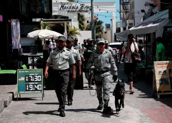 Movilización policiaca en zona hotelera de Cancún por desaparición de esposa de futbolista colombiano
