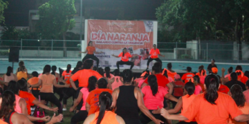 Realizan con éxito la mega clase “Día Naranja: Bailando contra la violencia”