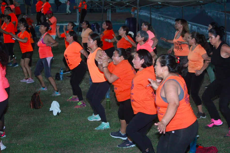 Realizan con éxito la mega clase “Día Naranja: Bailando contra la violencia”