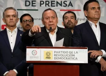 Lo que queda del PRD, con un disminuido Jesús Zambrano a la cabeza.