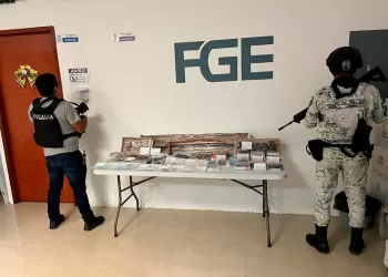 Detienen a cinco personas, aseguran drogas, armas y cartuchos durante tres cateos en Quintana Roo