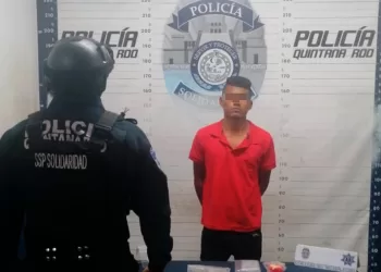 Sorprenden a dos individuos con diversos tipos de drogas