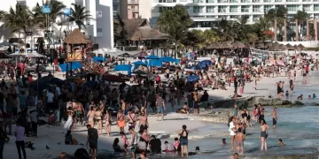 Quintana Roo rompe récords en llegada de pasajeros y afluencia turística