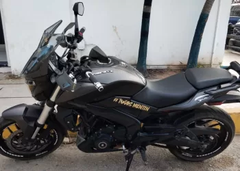Cámaras de videovigilancia permiten ubicar autos con placas sobrepuestas y detener a dos sujetos