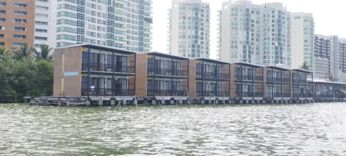 Cada vez hay más construcción de palafitos al margen de la ley en la laguna Nichupté