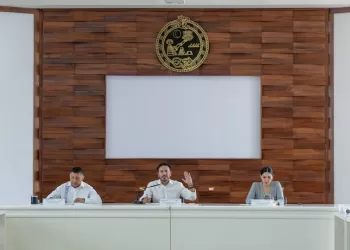 Se aprobó en la comisión de movilidad, estudiar una propuesta para que el municipio adquiera autobuses y dote a los universitarios de transporte
