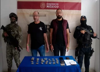 Manipulaban droga cuando pasaba una patrulla