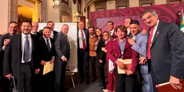 Firma Mara Lezama convenio que dará acceso a servicios de salud a más de 800,000 quintanarroenses