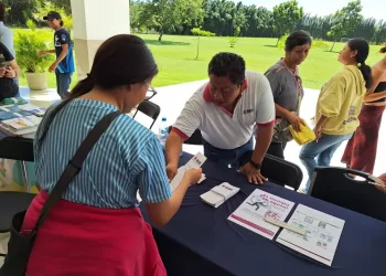 El INE extiende horarios para atender a ciudadanos