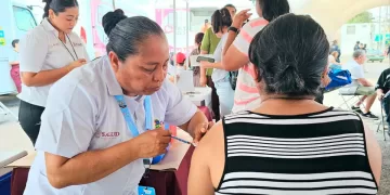 Exhortan a la población a vacunarse contra enfermedades prevenibles
