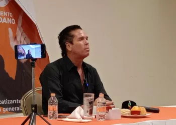 Afirma Roberto Palazuelos que es "un riesgo" para Morena y que será candidato al Senado