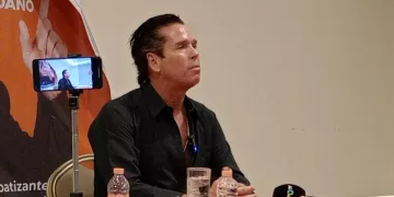 Afirma Roberto Palazuelos que es "un riesgo" para Morena y que será candidato al Senado