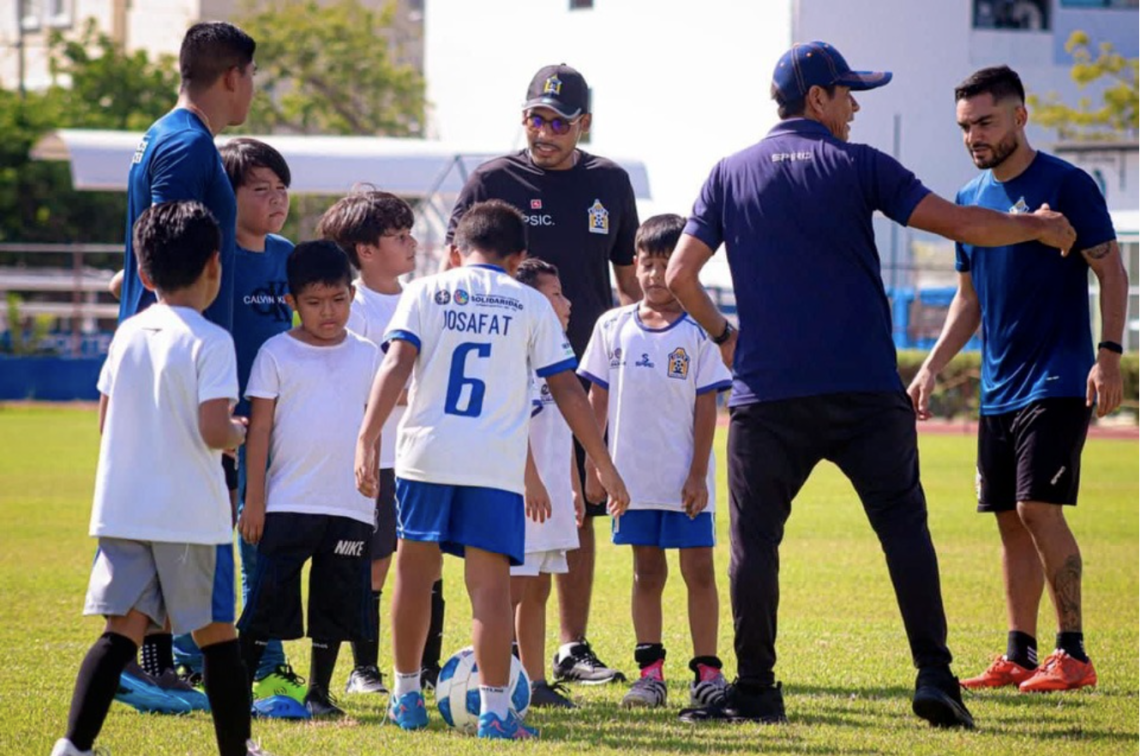 Gobernadora Mara Lezama conoce trabajo y fomento deportivo que realiza el Inter Playa