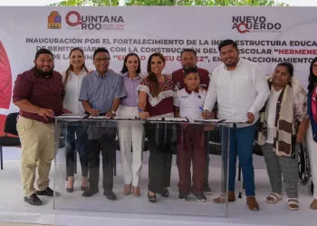 Establece el IDAIPQROO por primera vez, el distintivo escuela transparente