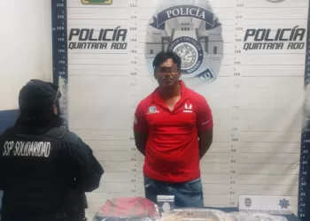 Sujeto detenido en Playa del Carmen por amenazar a una mujer con una pistola