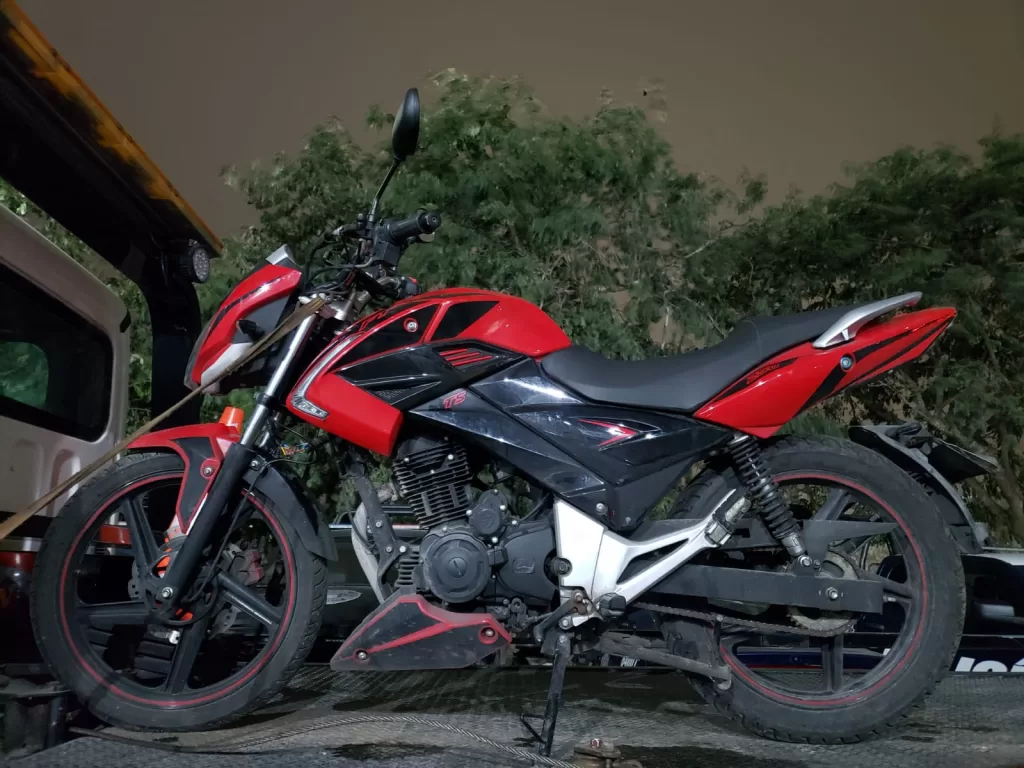 Menor detenido cuando trataba de robarse una moto de edificio en Playa del Carmen