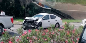 Accidentes vehiculares afectan movilidad en aeropuerto de Cancún