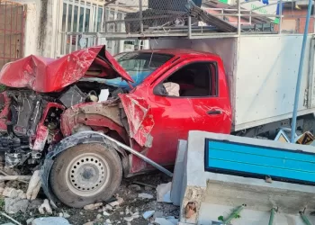 Peatón pierde la vida al ser atropellado por un camión