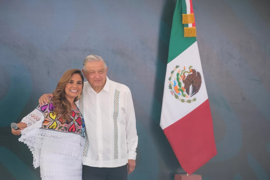 Presidente AMLO y gobernadora Mara Lezama ponen en marcha ruta Cancún-Playa del Carmen del Tren Maya