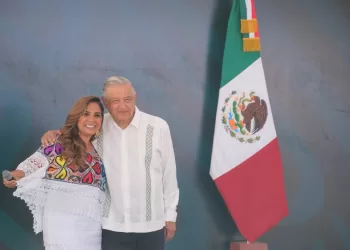 Presidente AMLO y gobernadora Mara Lezama ponen en marcha ruta Cancún-Playa del Carmen del Tren Maya